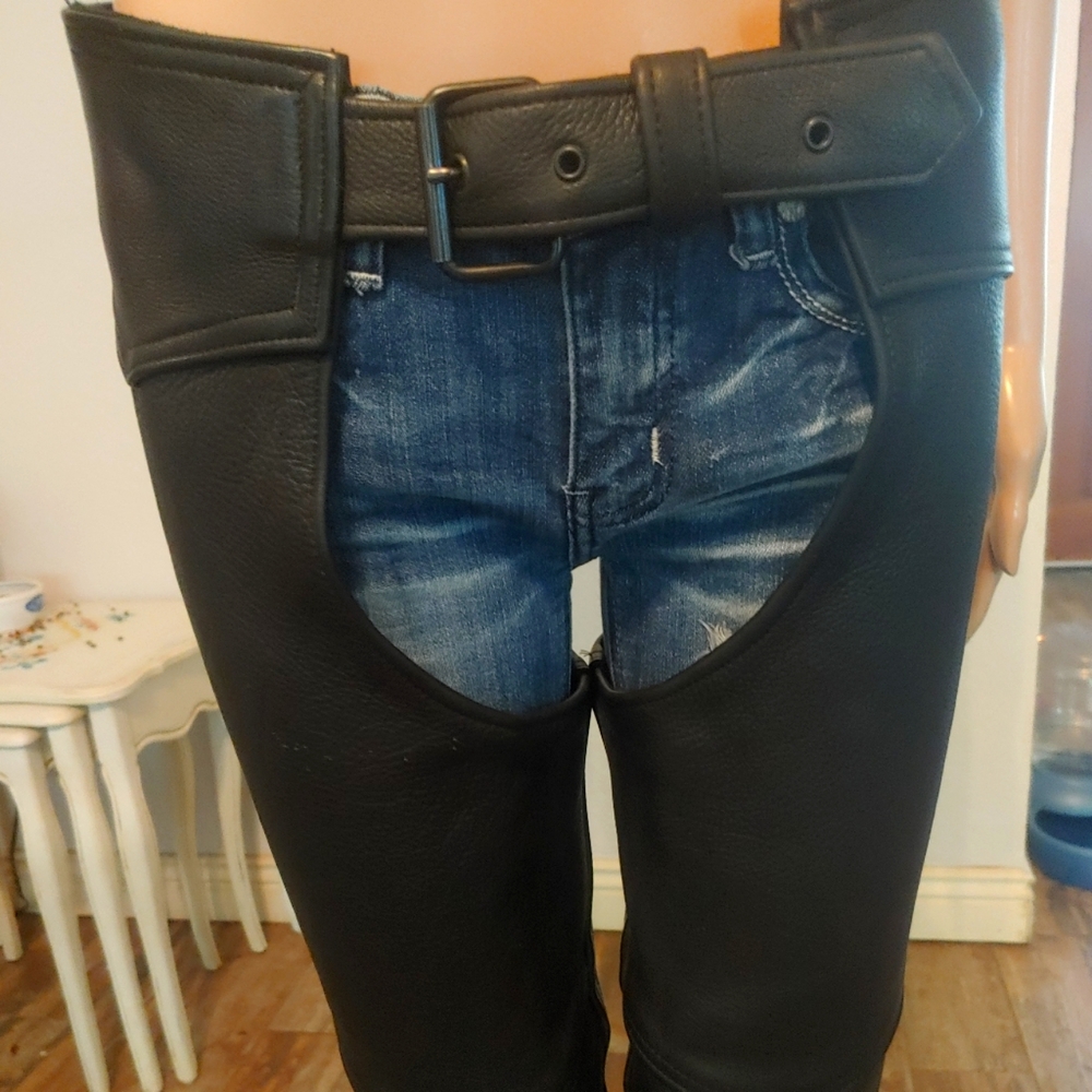 US MADE 100% LEATHER RIDING CHAPS - Picture 3 of 8